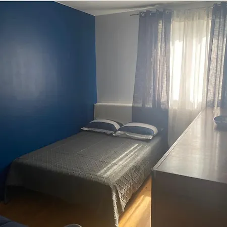 Appartement Paris, Chaleureux Petit Appart,calme&ensoleillé *